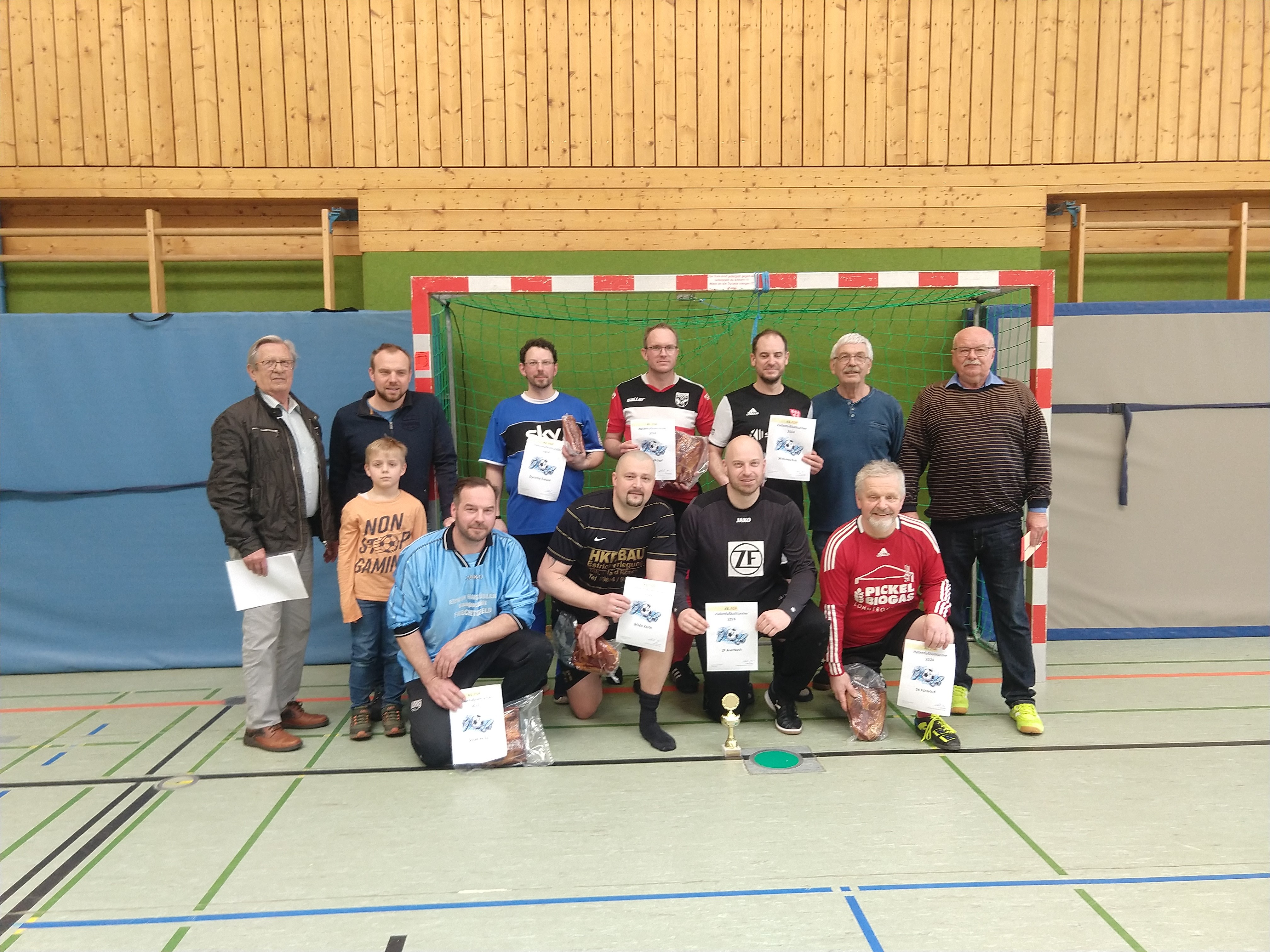 Siegerfoto mit den Manschaftsführern